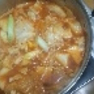 【素は白菜キムチと麺つゆ】キムチ鍋